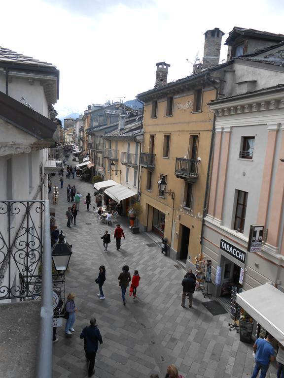 Aparthotel Casa De Giorgis Aosta Exterior foto